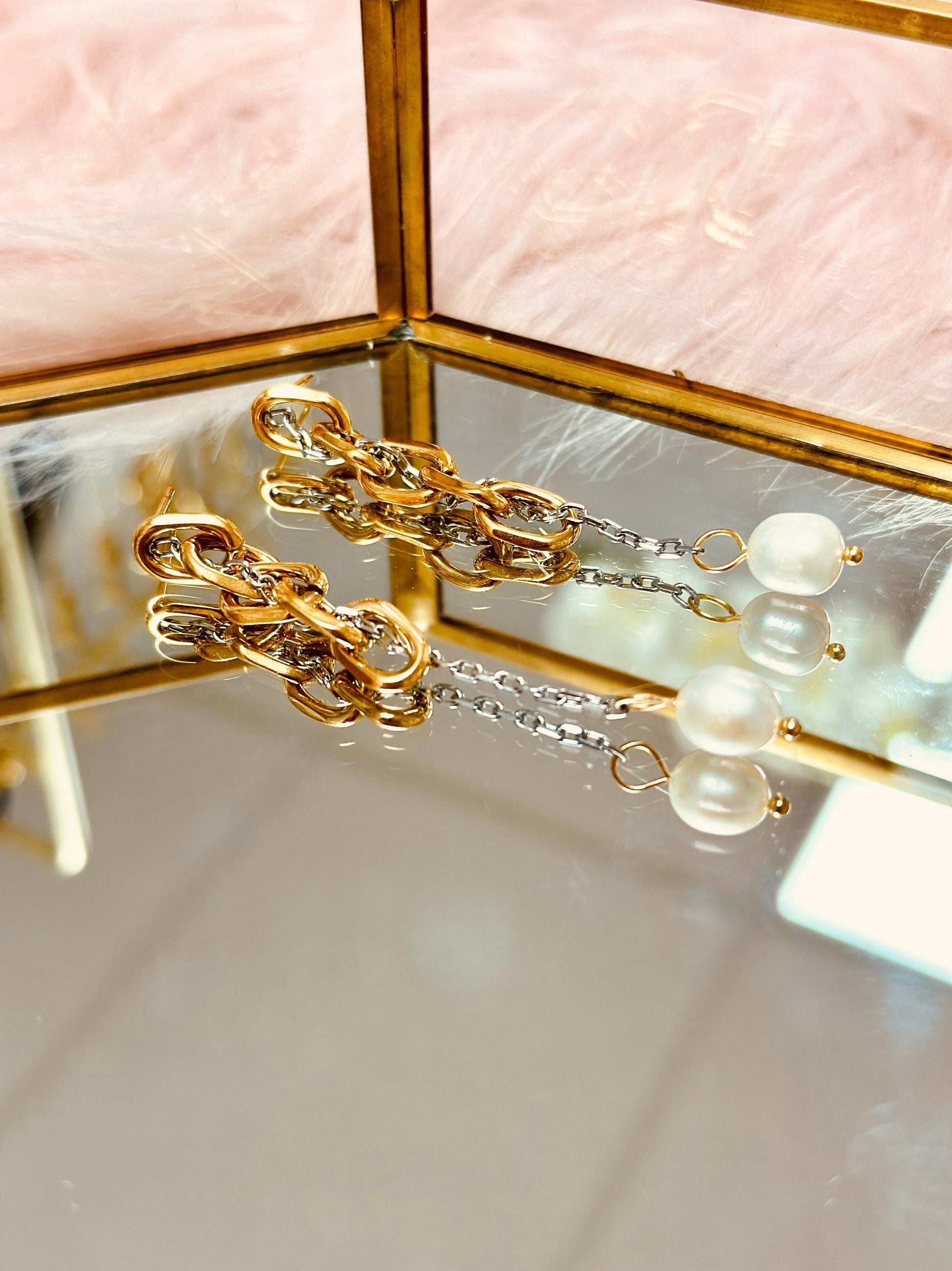 Pantallas largas plata y oro con perla de agua dulce
