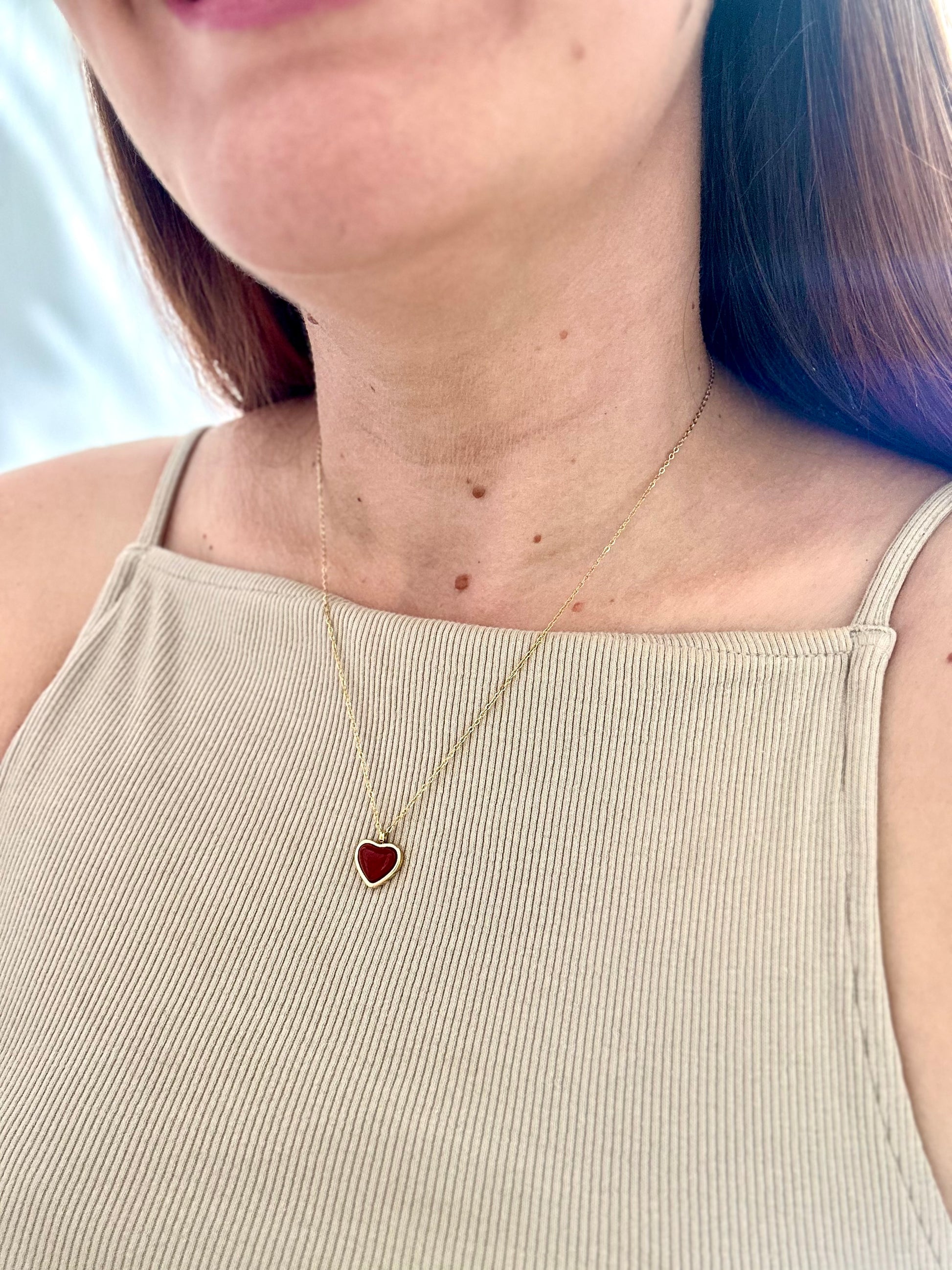 Collar de corazón rojo delicado de cristal