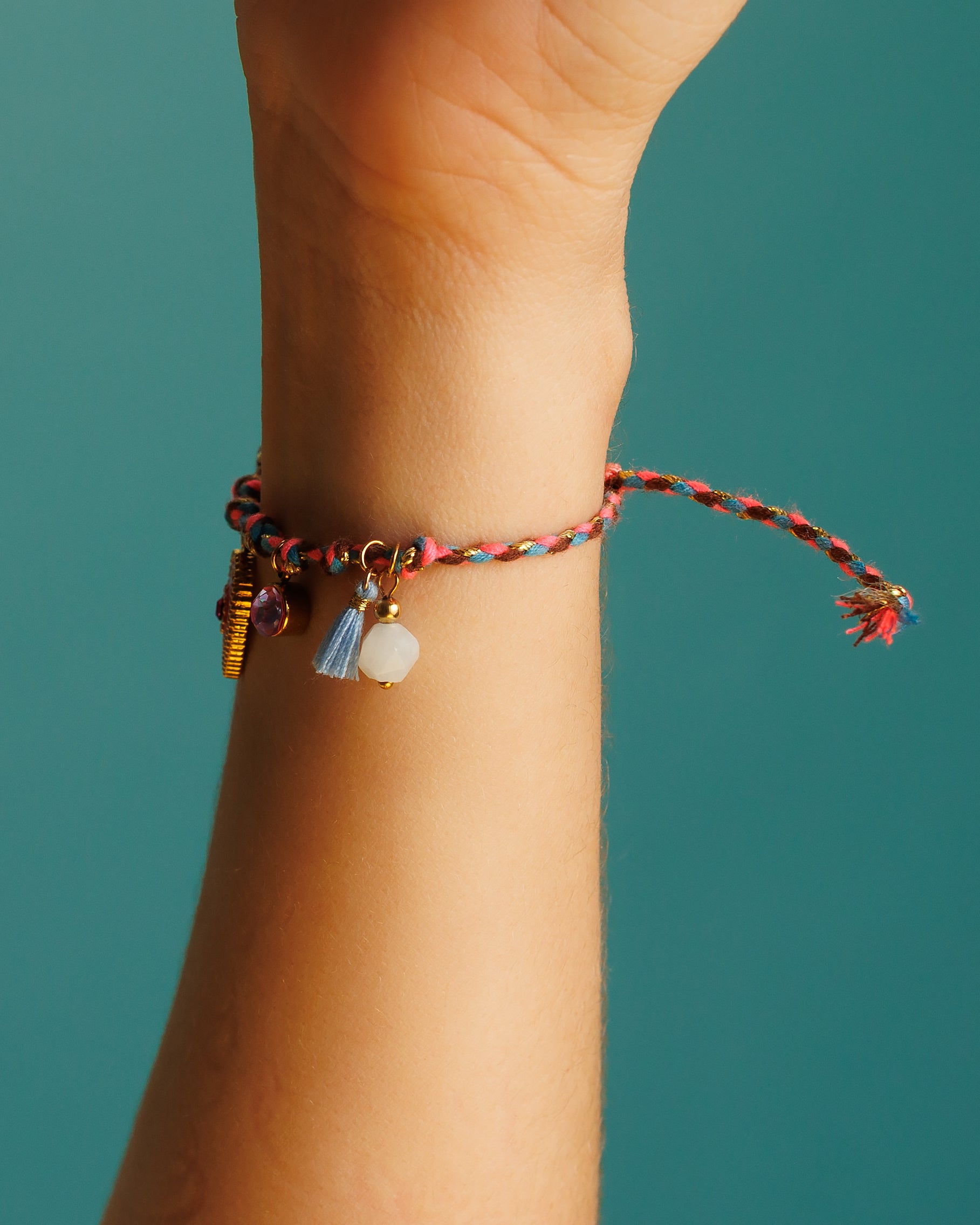 Pulsera de hilo con lazo, corazón, perla, zirconia