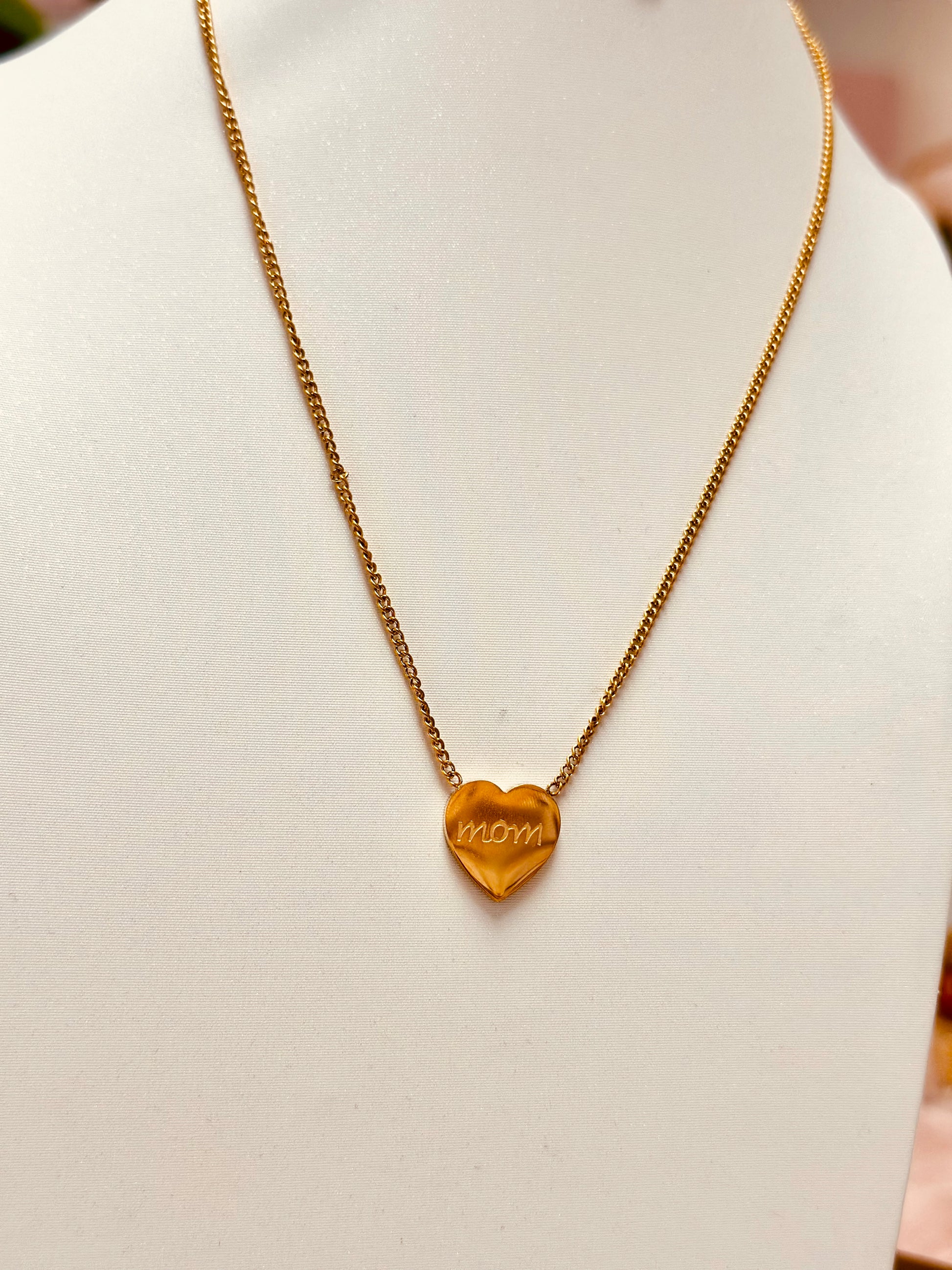 Collar corazón de mom