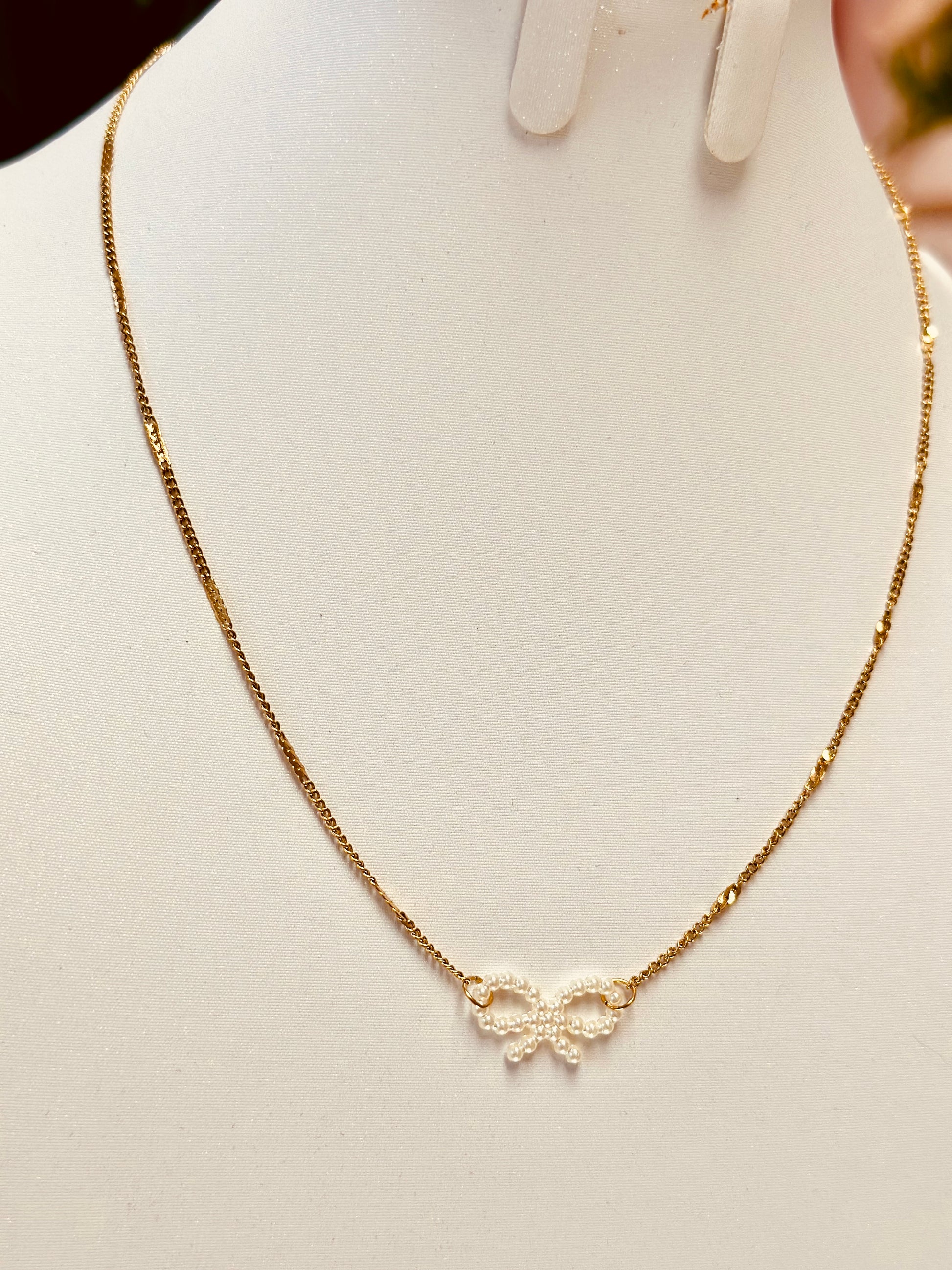 Collar de lazo de perlas