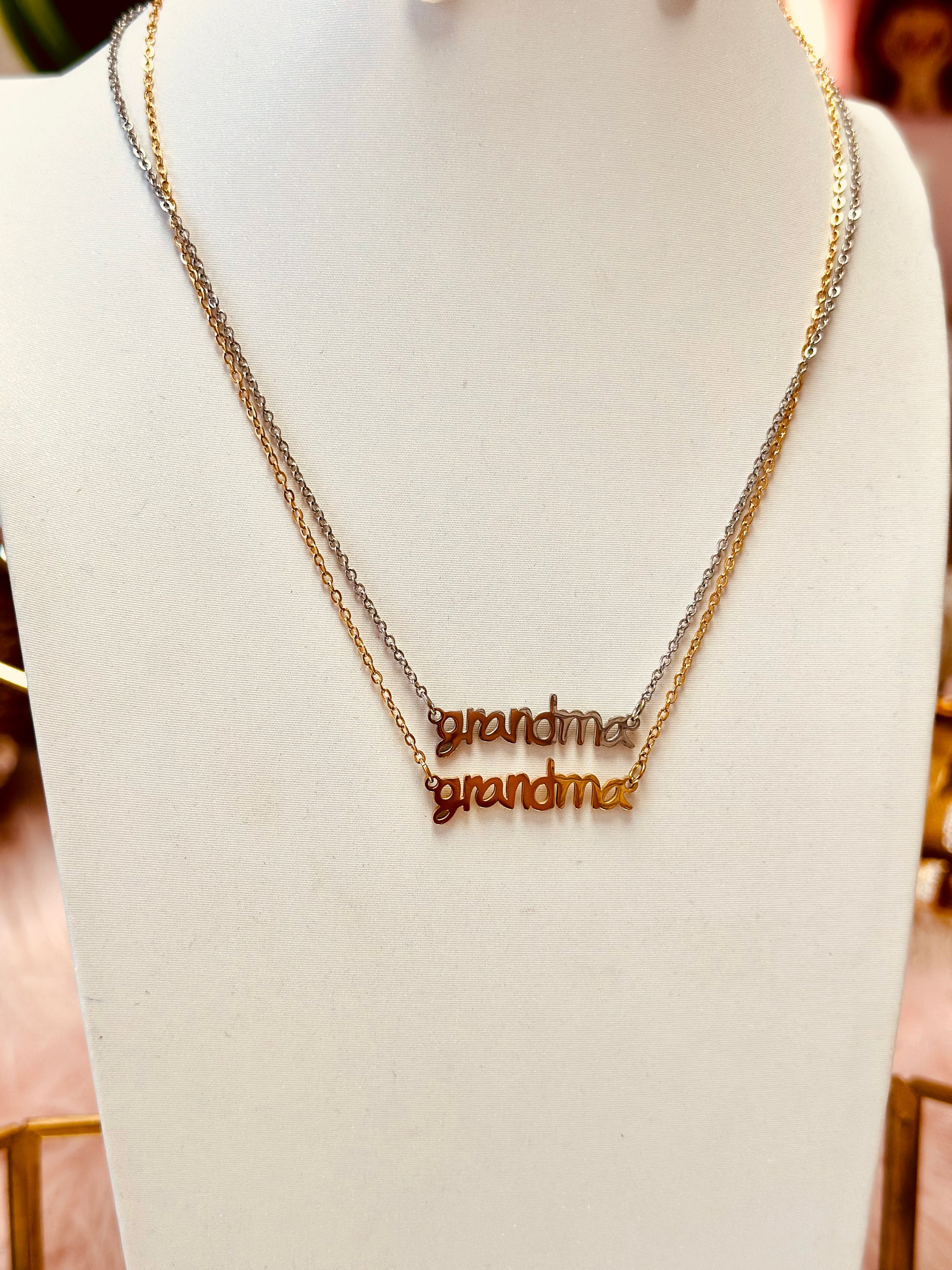 Collar grandma
