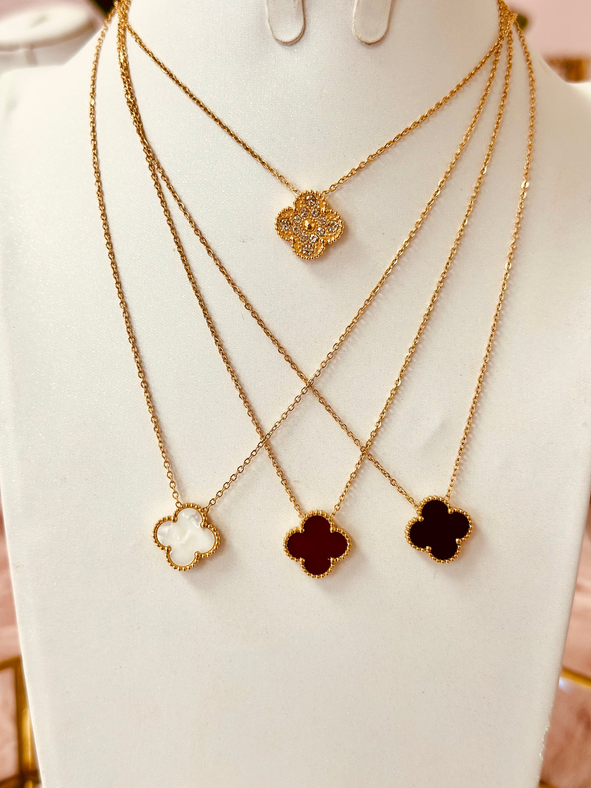 Collar famoso reversible