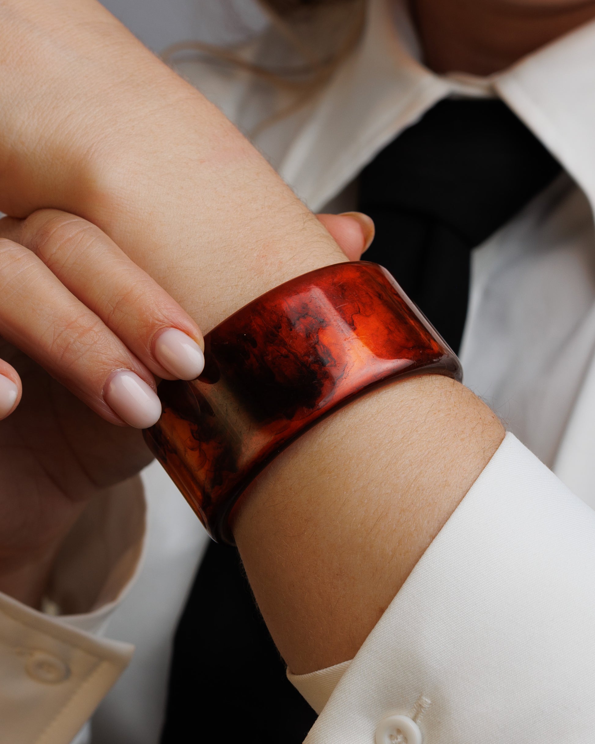Pulsera ancha marrón