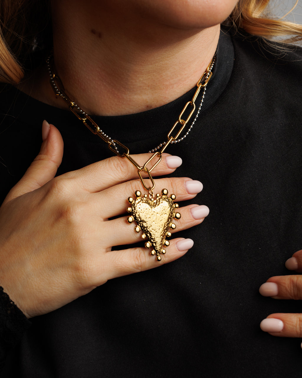 Collar plata y dorado con corazón chunky