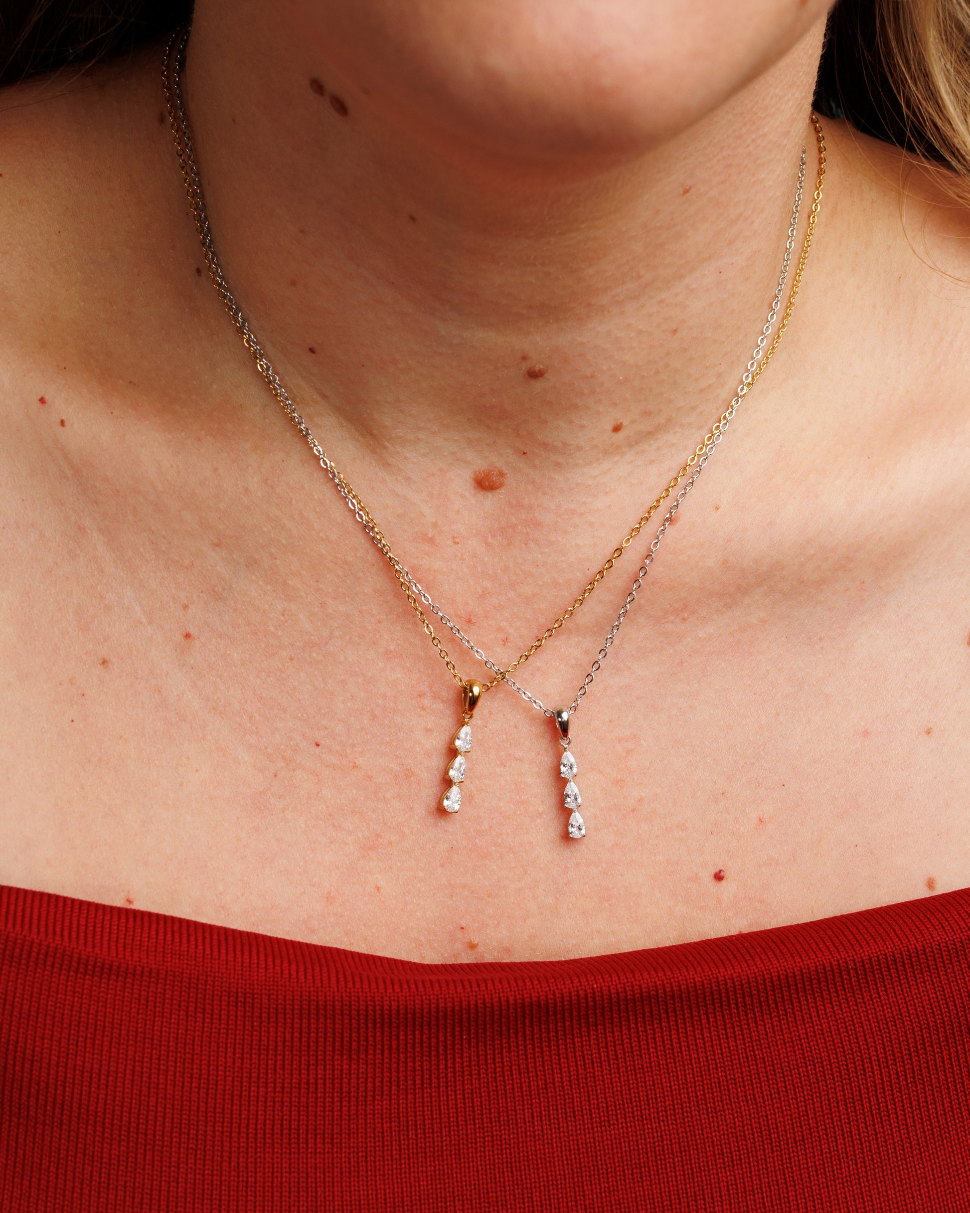 Collar delicado con piedras zirconia