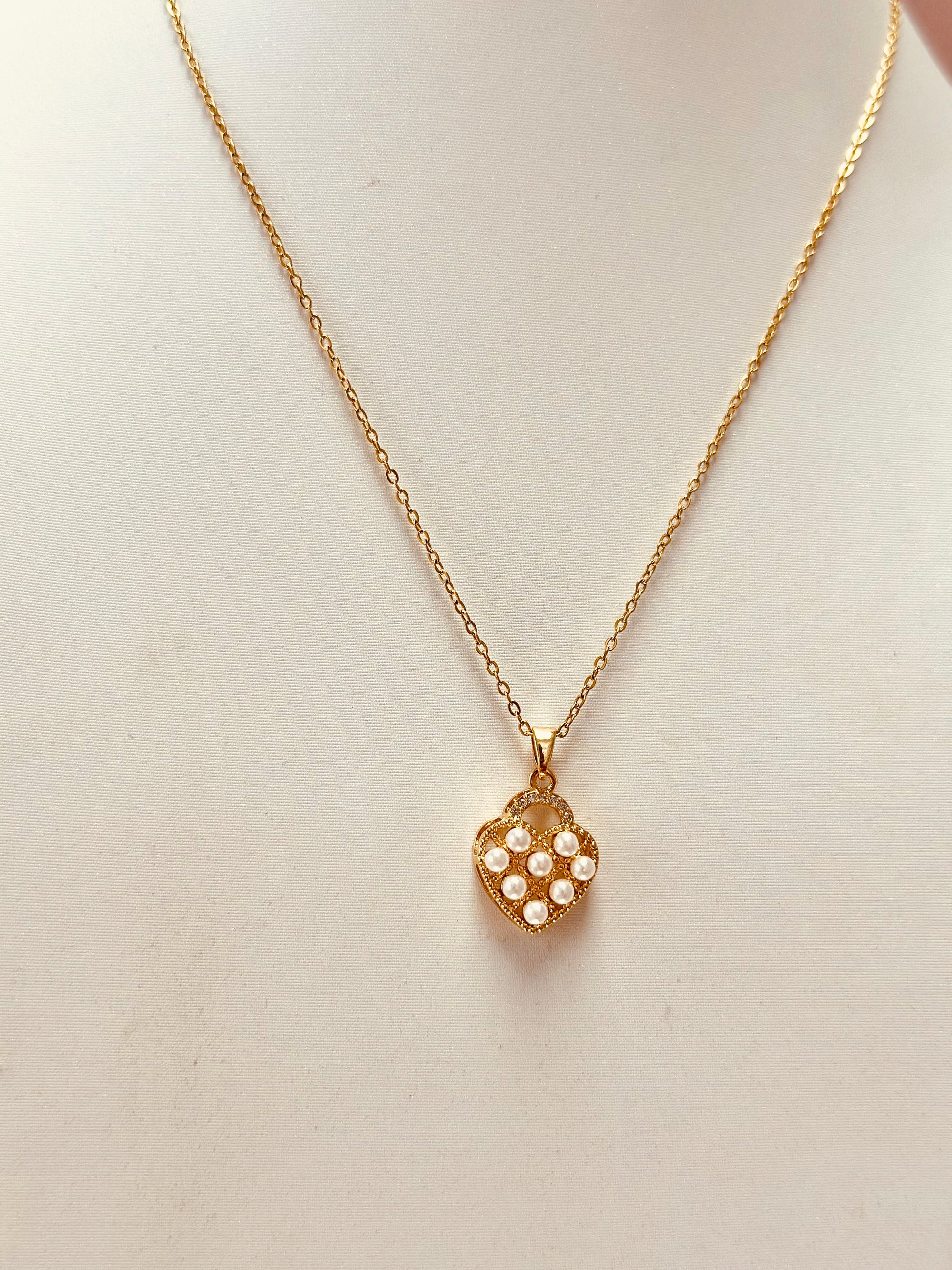 Collar de corazón de perlas