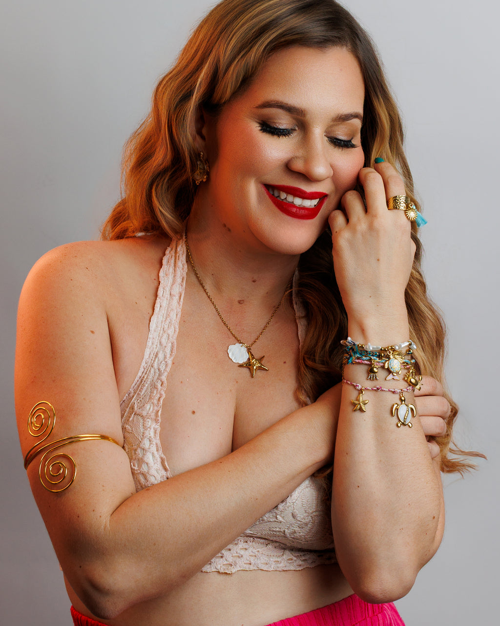 Pulsera blanca con tortuga