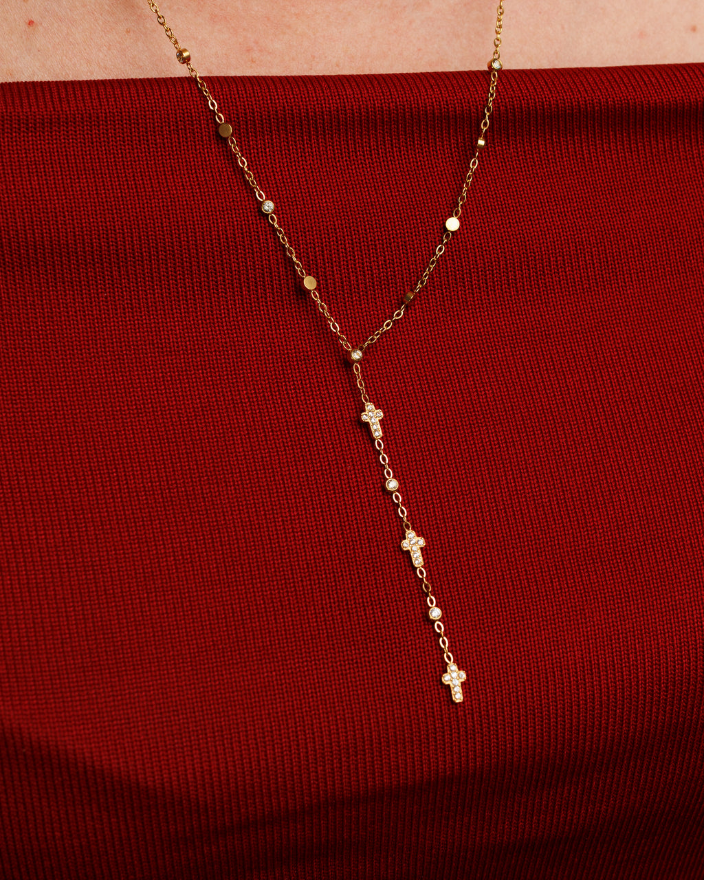 Collar en Y con piedras zirconia y cruz