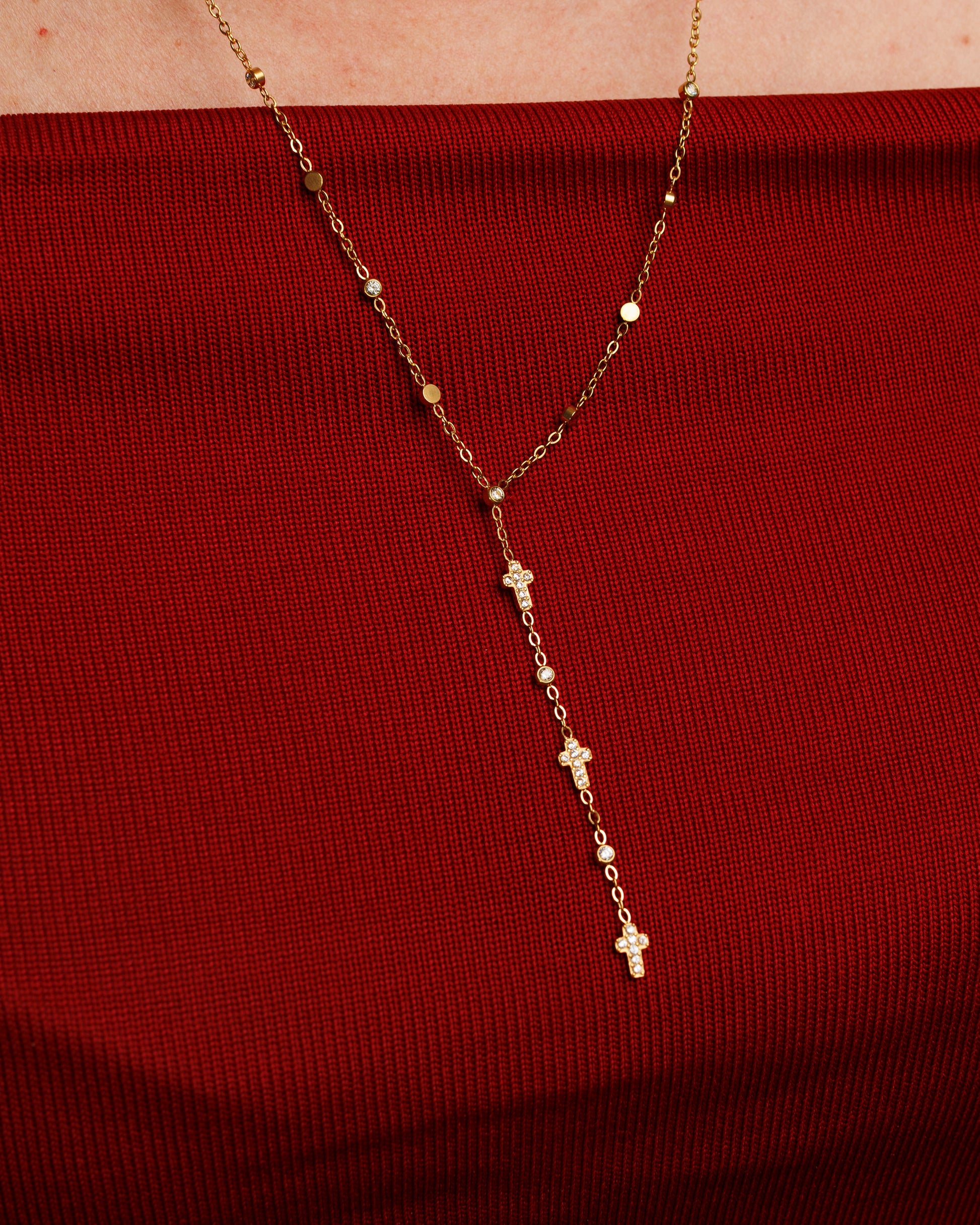 Collar en Y con piedras zirconia y cruz