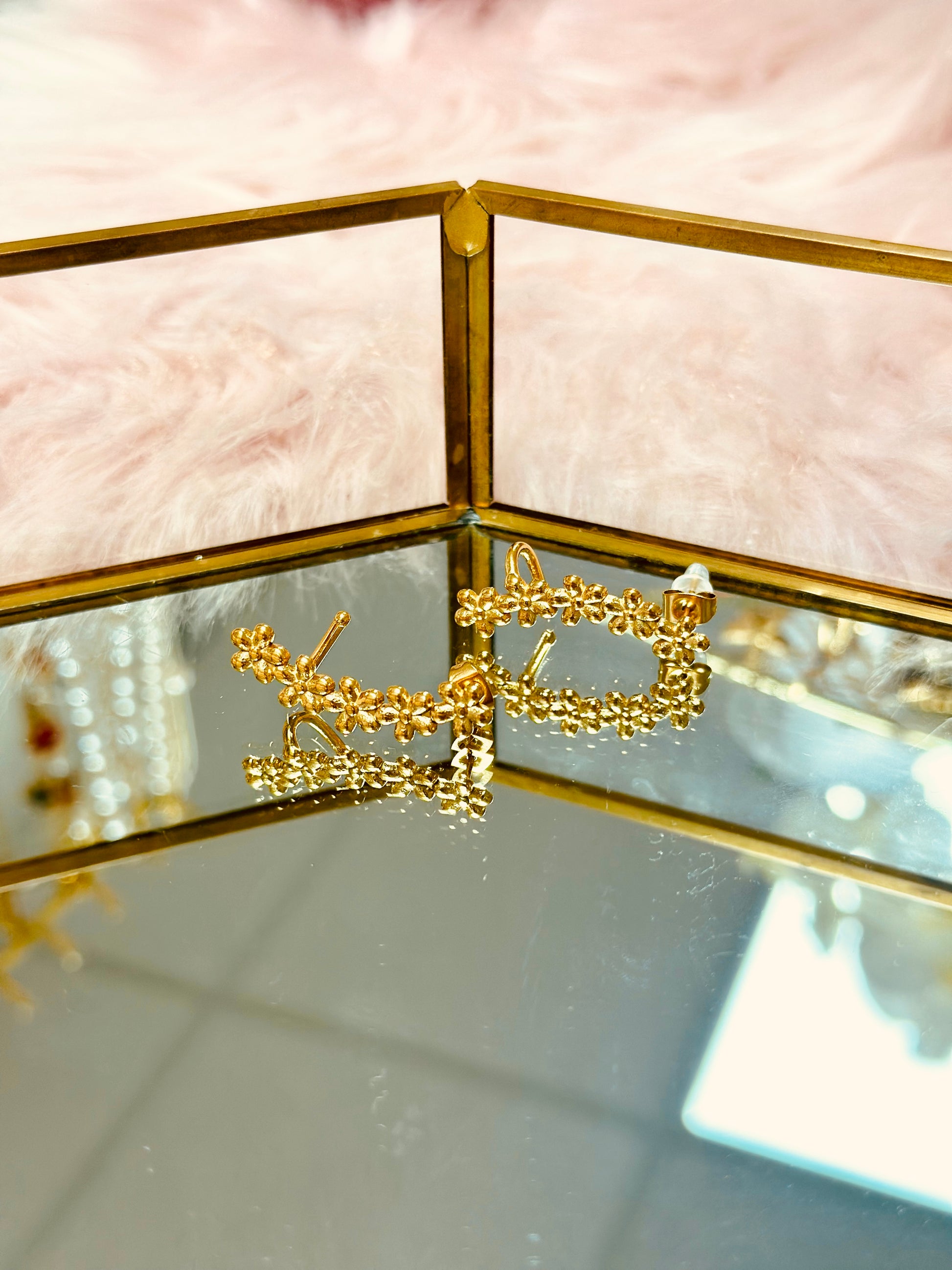 Pantallas ear cuffs de flores