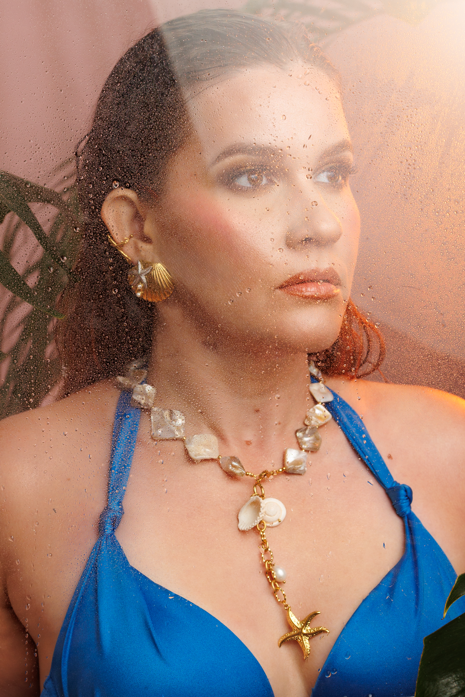 Collar de estrella de mar con conchas y piedras