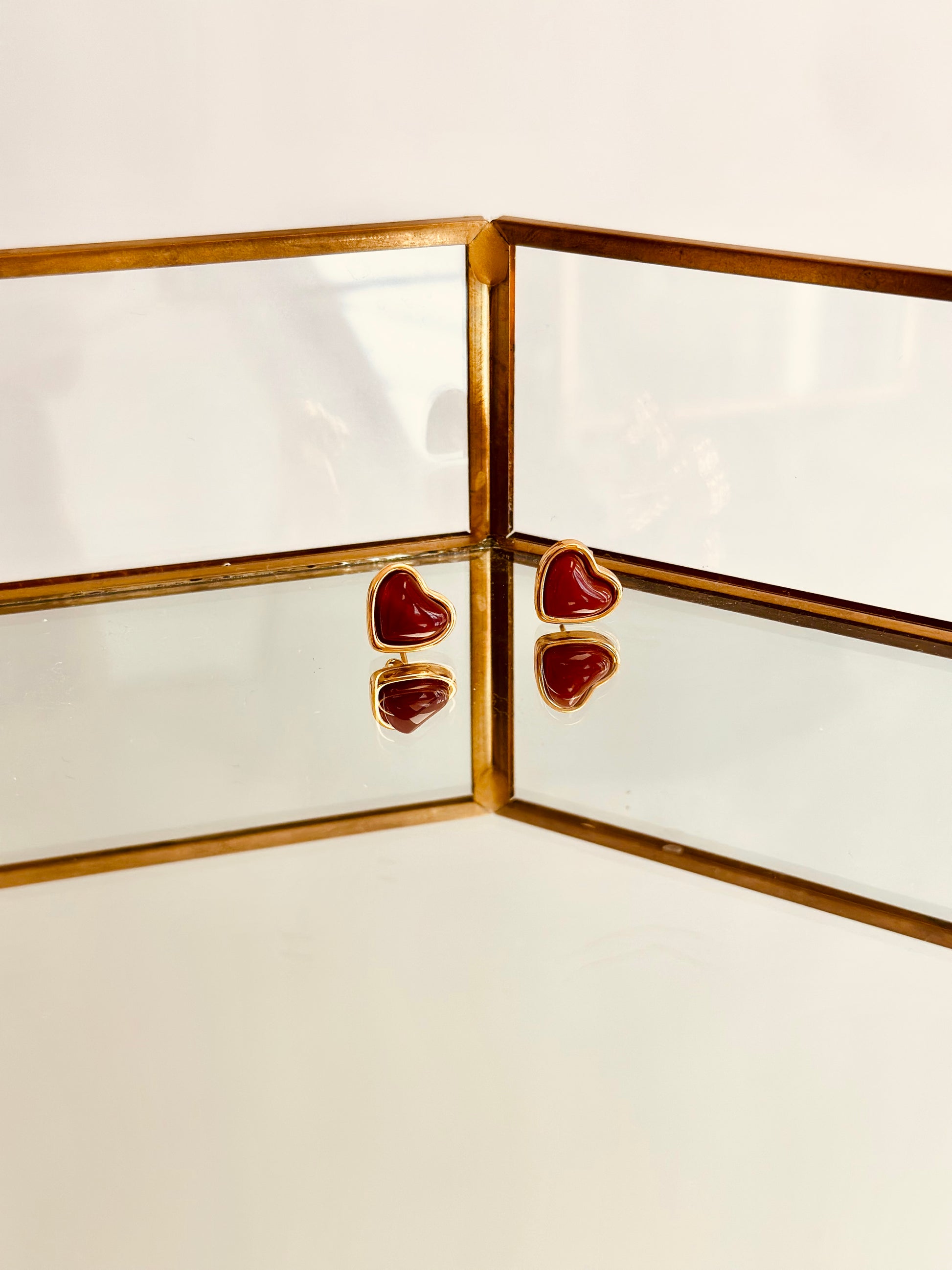 Dormilonas de corazón rojo de cristal