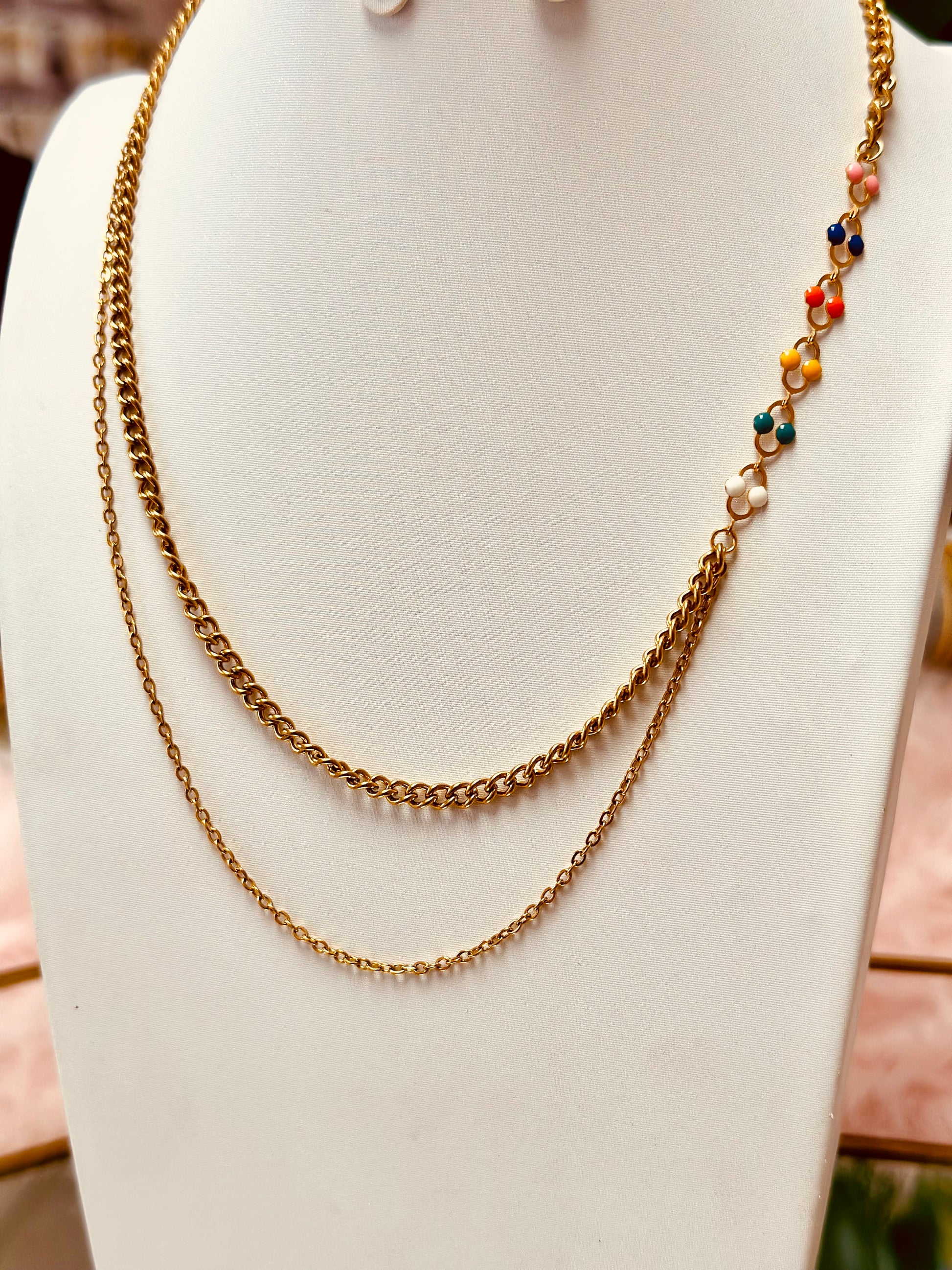 Collar doble de eslabones con colores