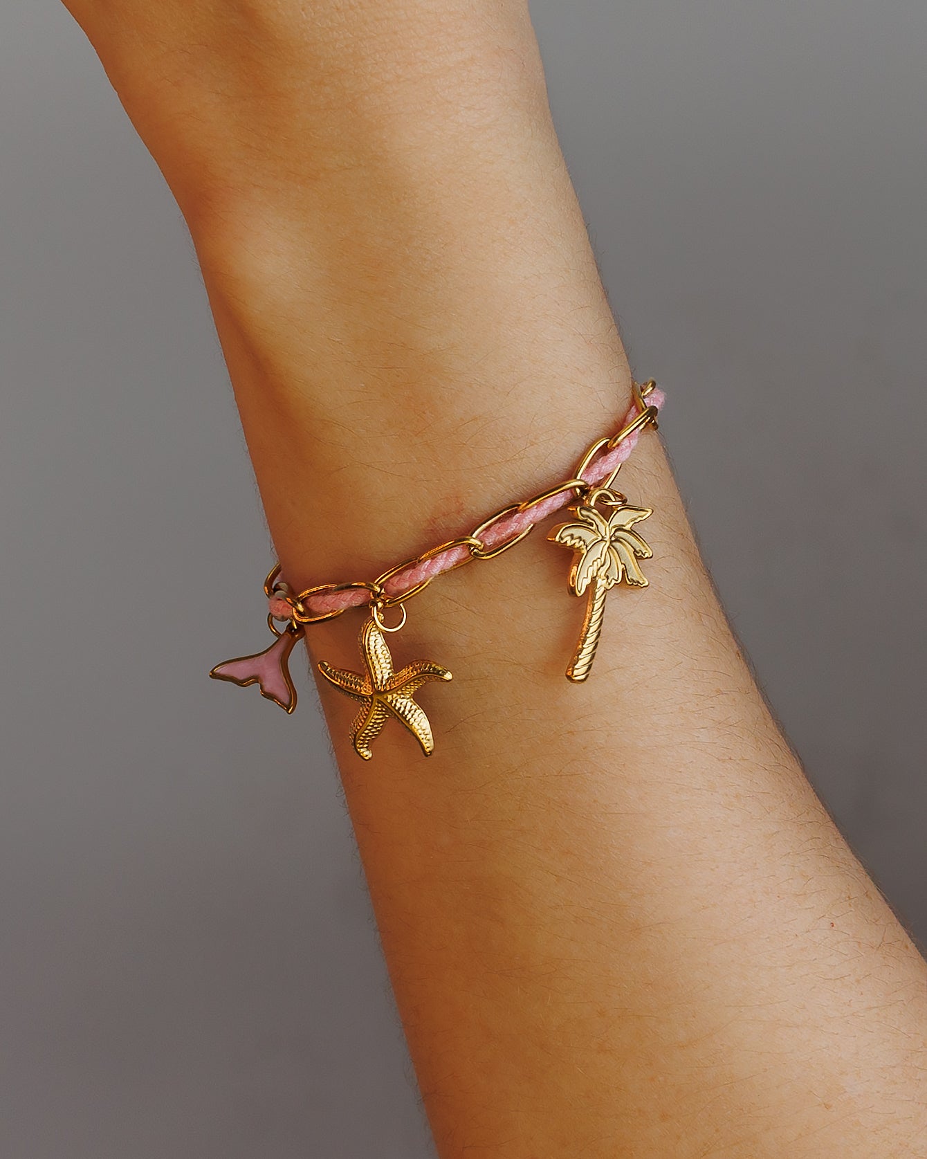 Pulsera de hilo con eslabones con palma, estrella de mar y cola de sirena