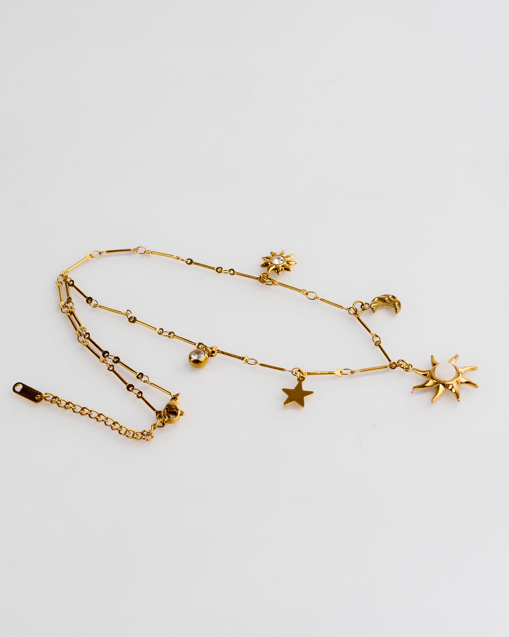 Choker y collar de charms con sol, luna y estrella