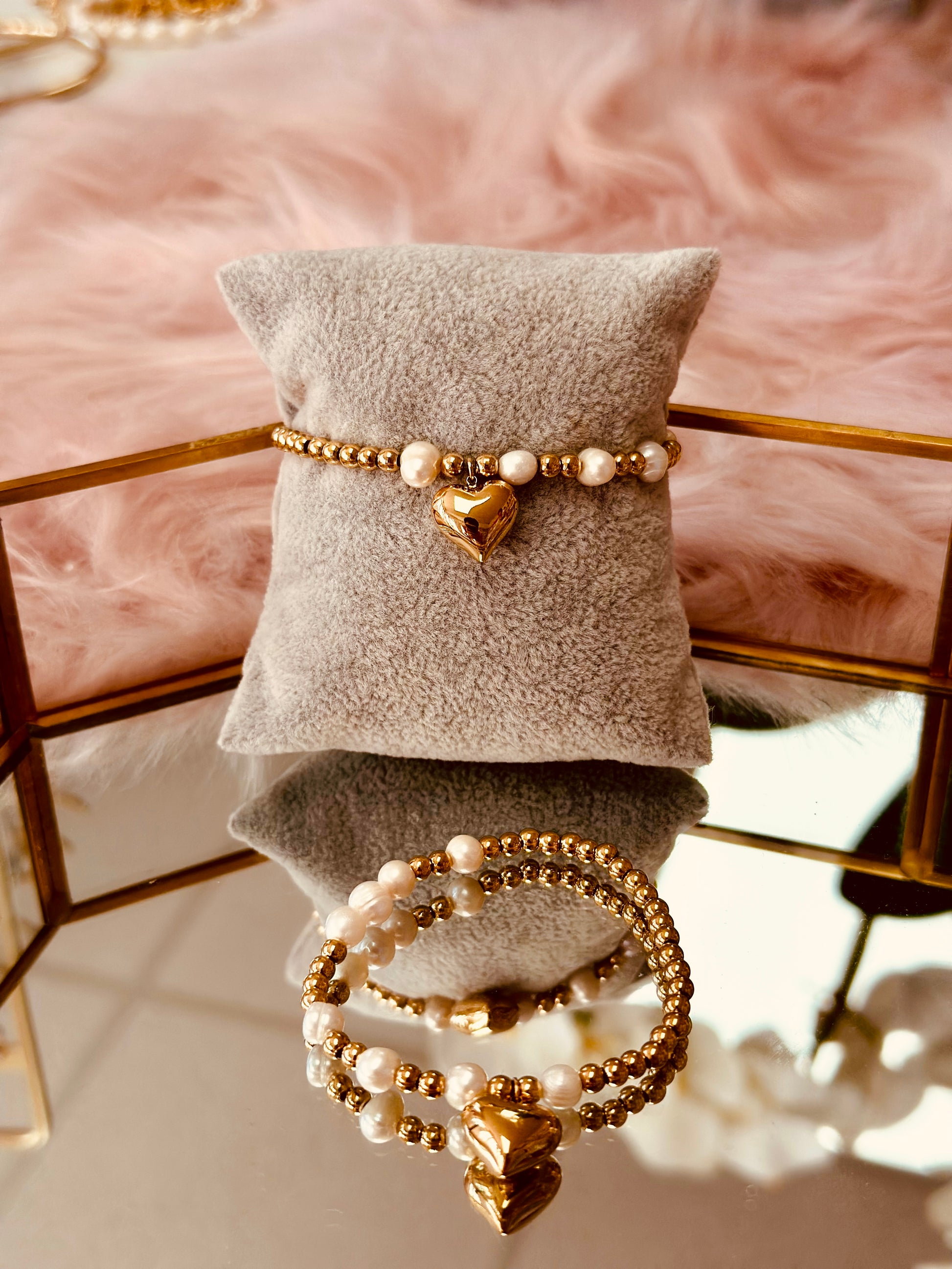 Pulsera elástica de corazón con perlas de agua dulce