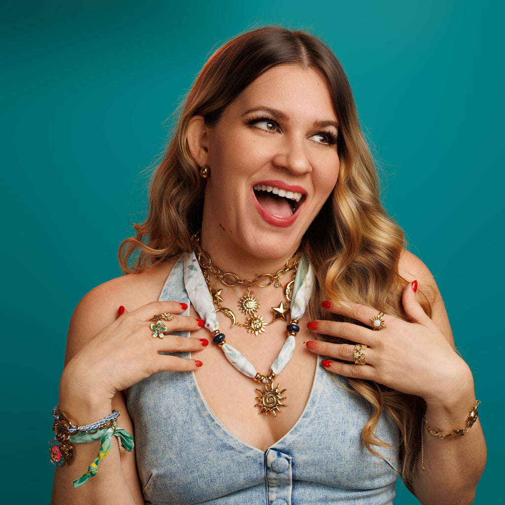 Anillo de flores verde y blanco