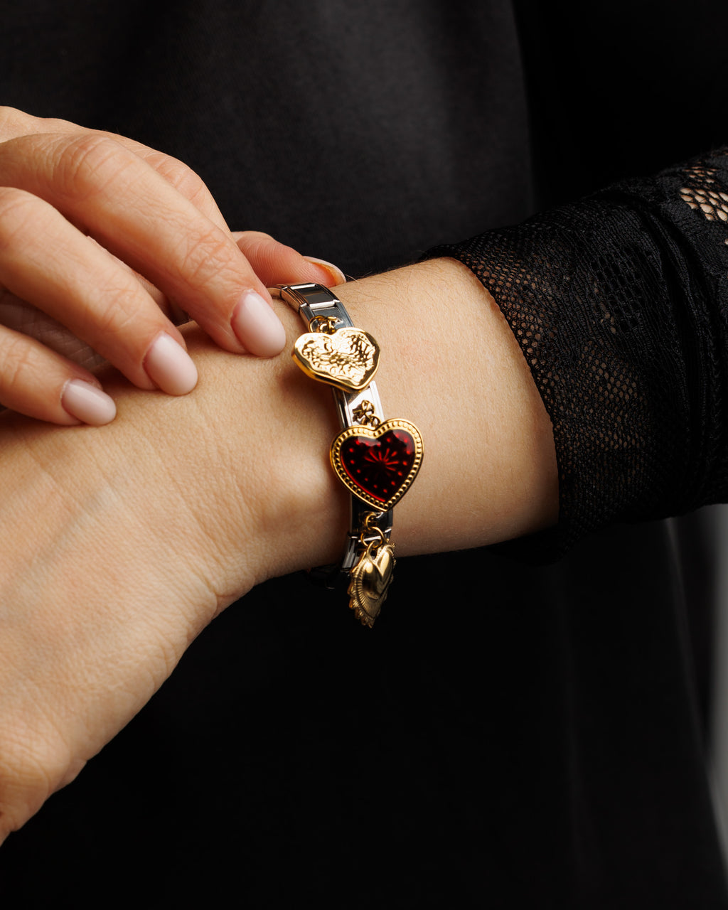 Pulsera italiana plata y dorada de corazón rojo