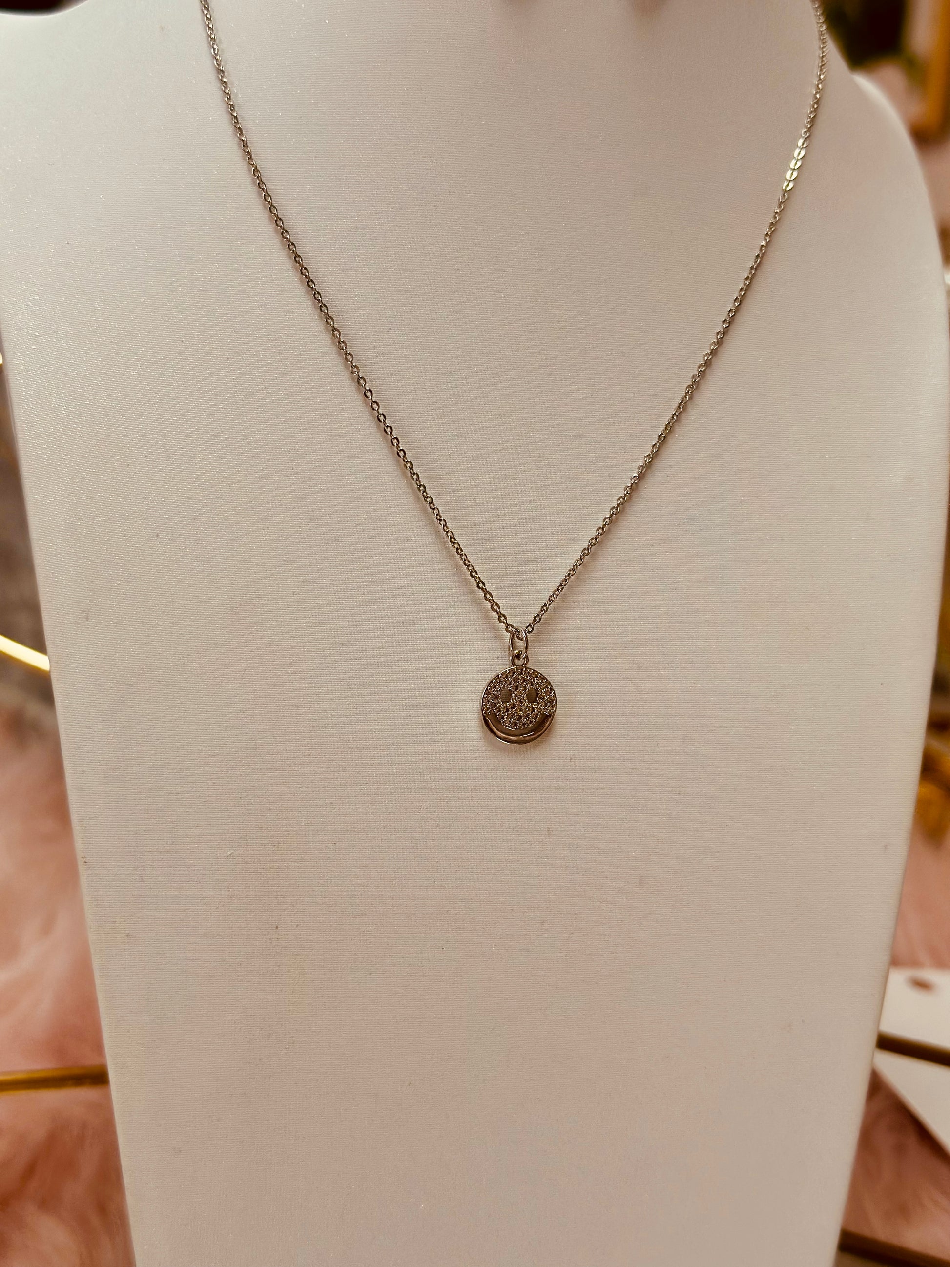 Collar carita feliz