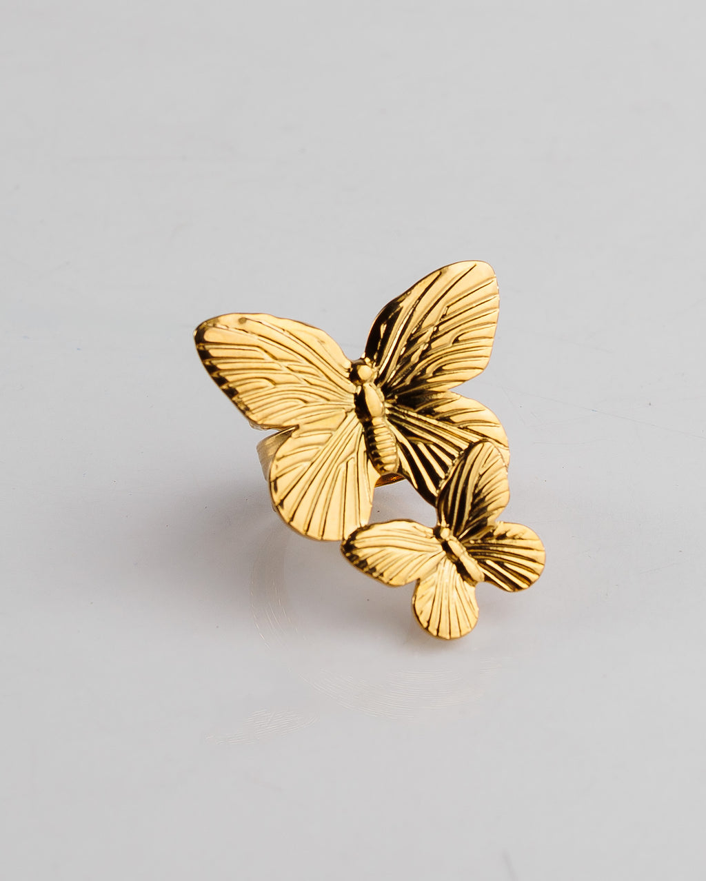 Anillo grande de mariposa