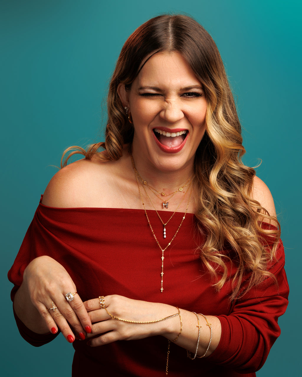 Pulsera de cruz y corazón con piedras zirconias