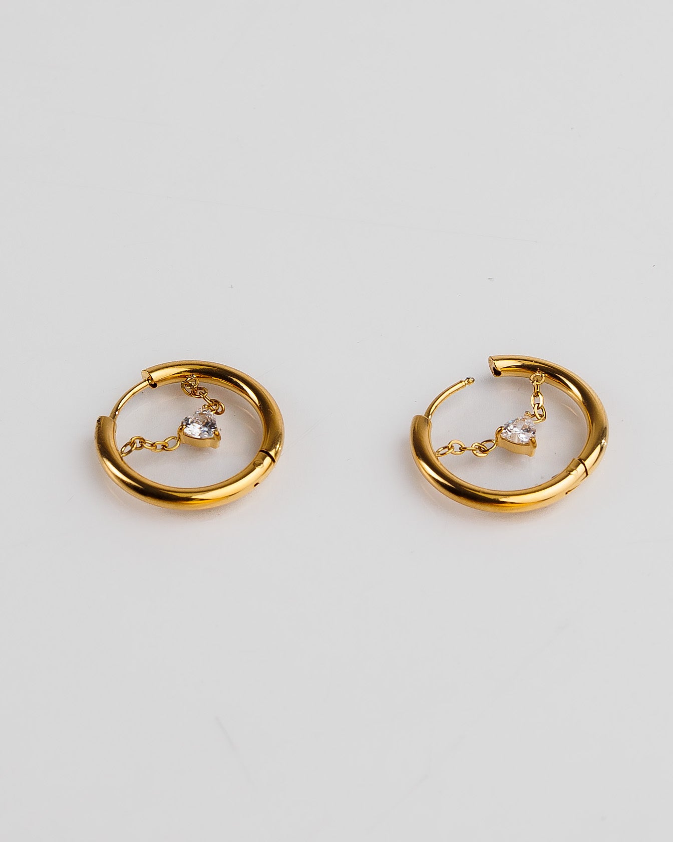 Hoops pequeños con corazón