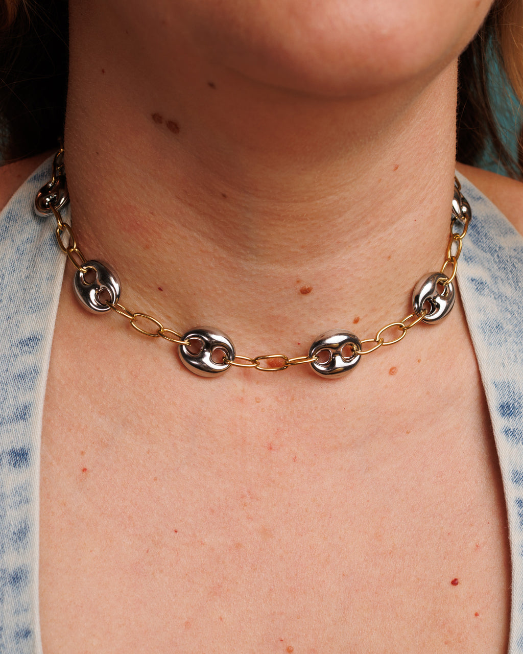 Collar y choker chunky dorado y plata