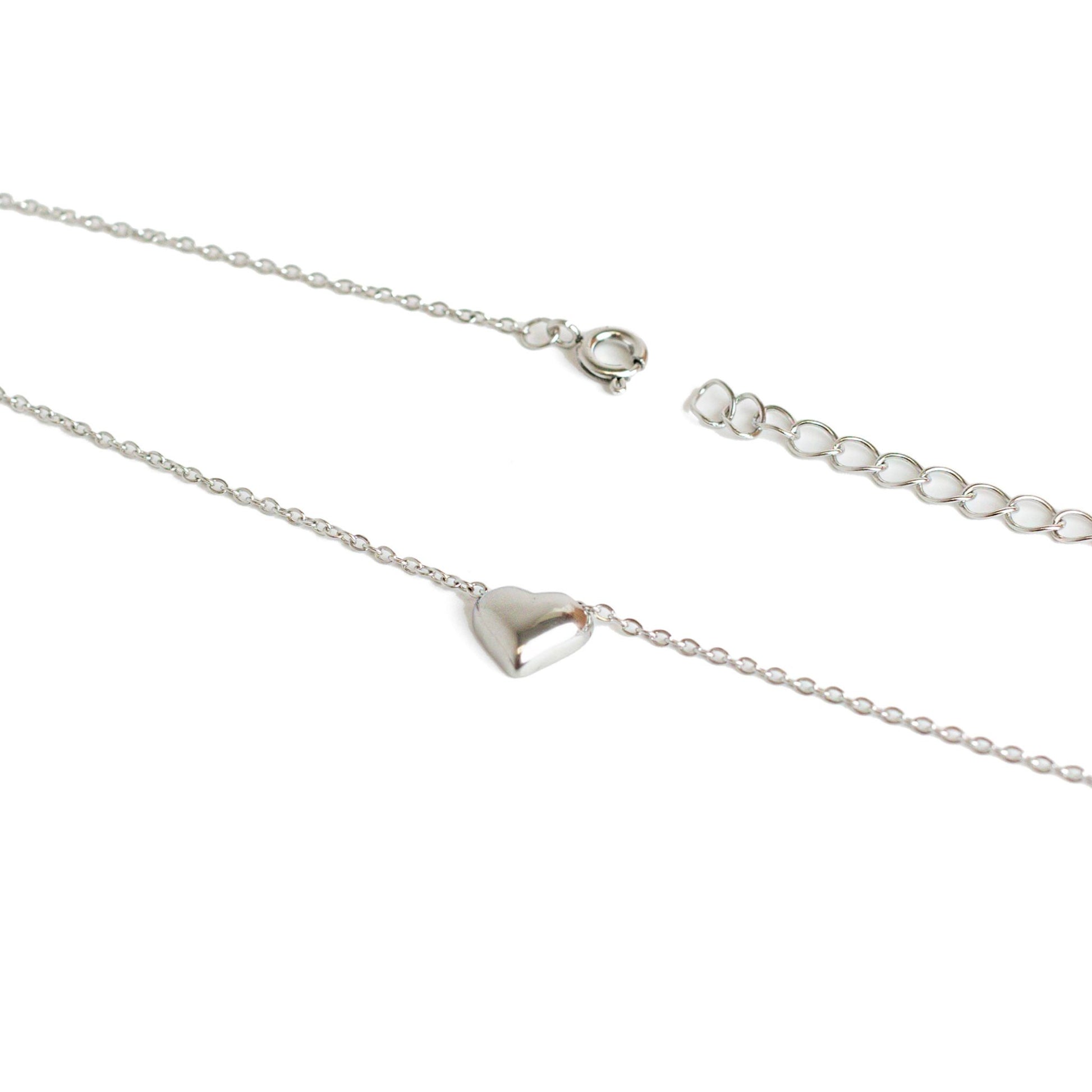 Collar delicado con corazón pequeño chunky