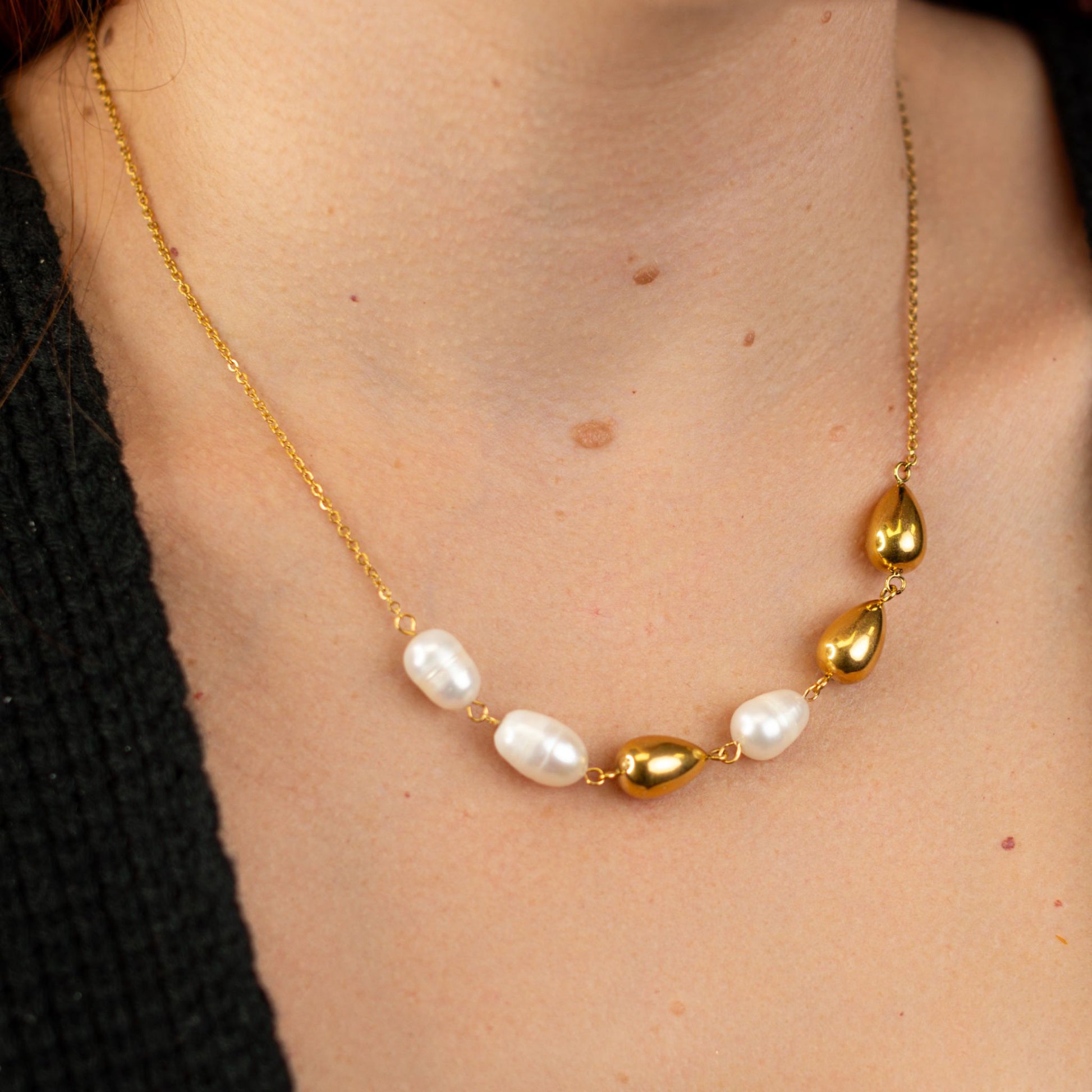 Collar ovalado de perlas de agua dulce