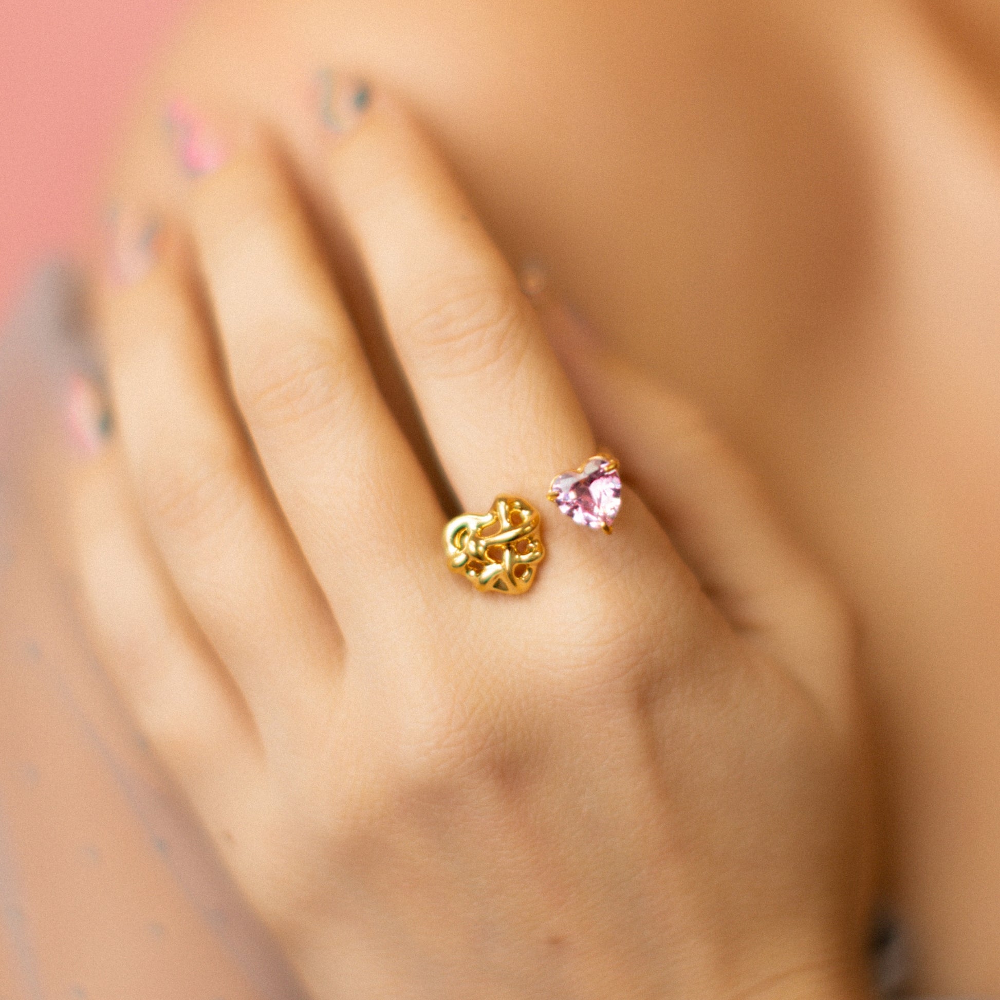 Sortija de corazón con zirconia rosada