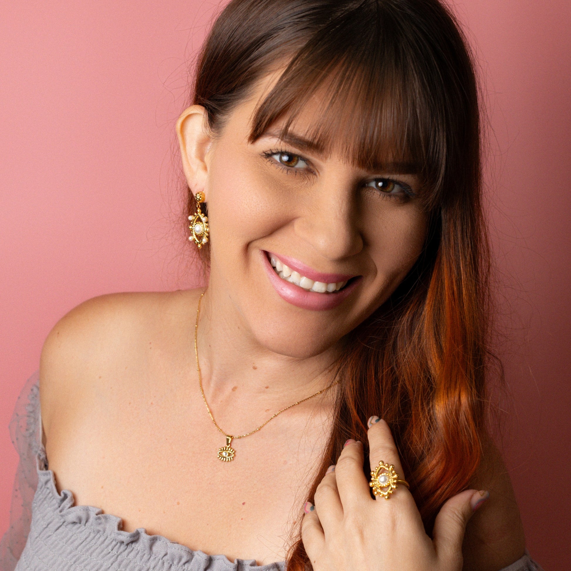 Collar de ojo con zirconia