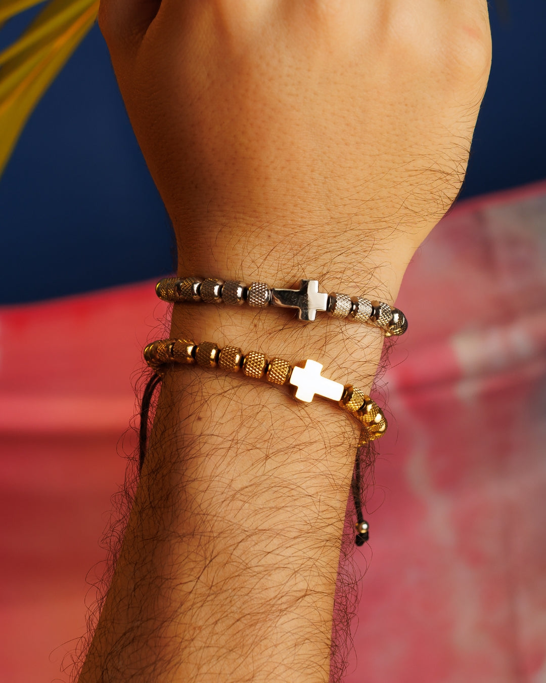 Pulsera con cruz de hombre