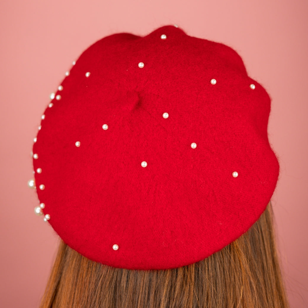 Beret con perlas